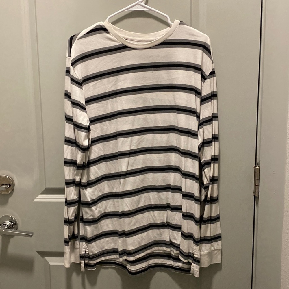 men’s no boundaries stripped long sleeve shirt size large